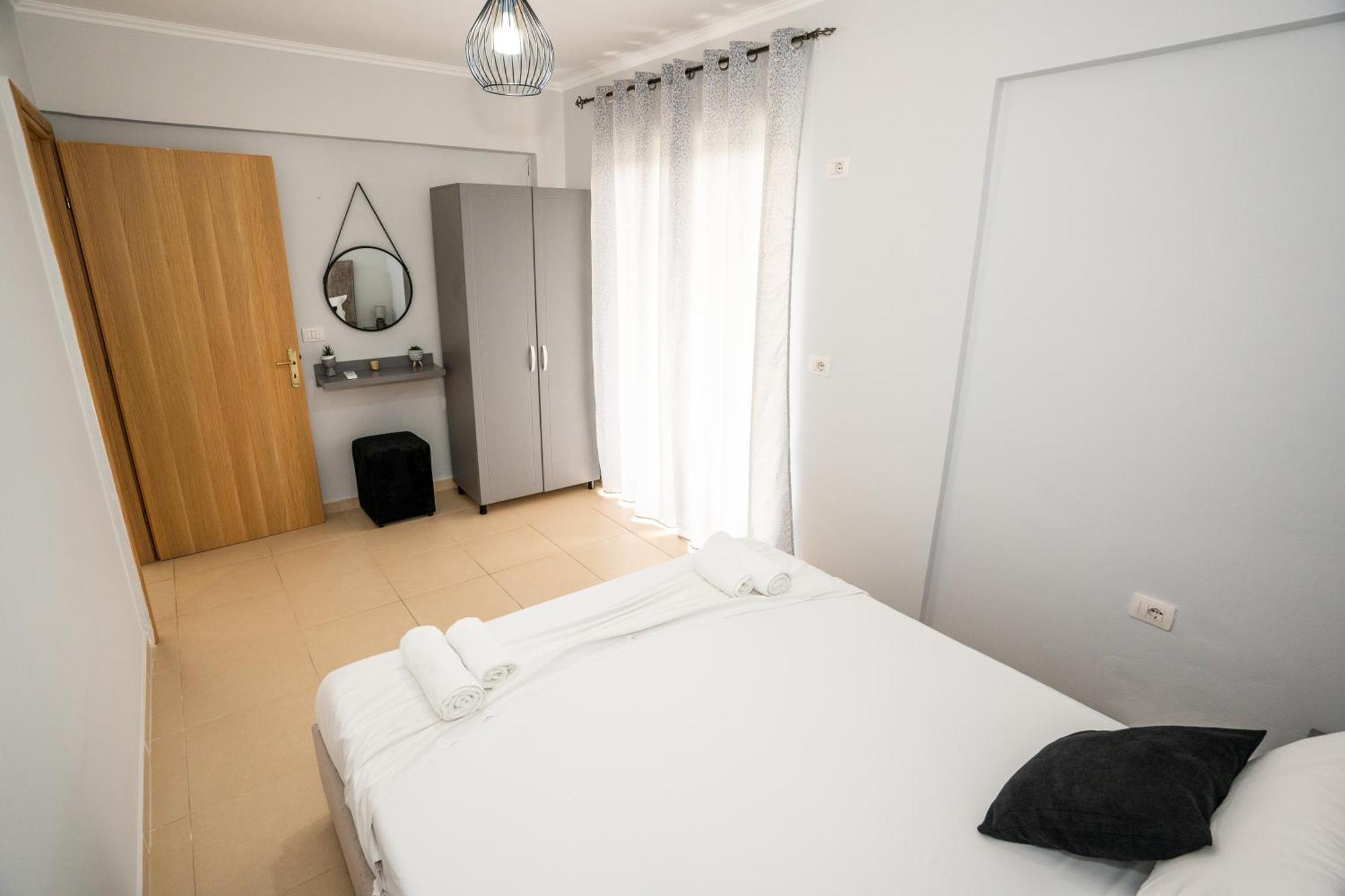 A&V Apartments Sarandë エクステリア 写真