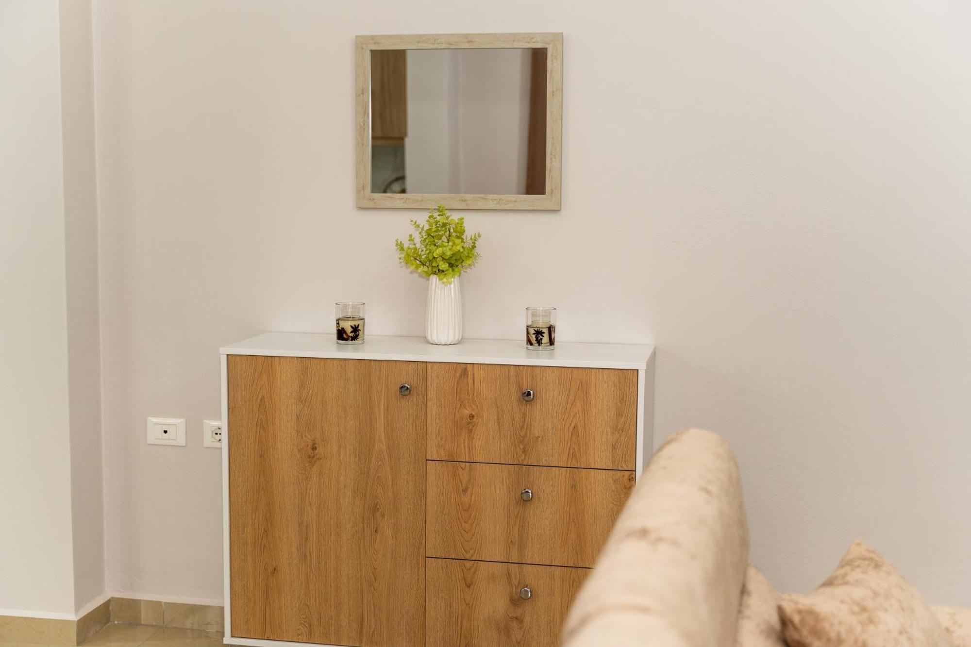 A&V Apartments Sarandë エクステリア 写真