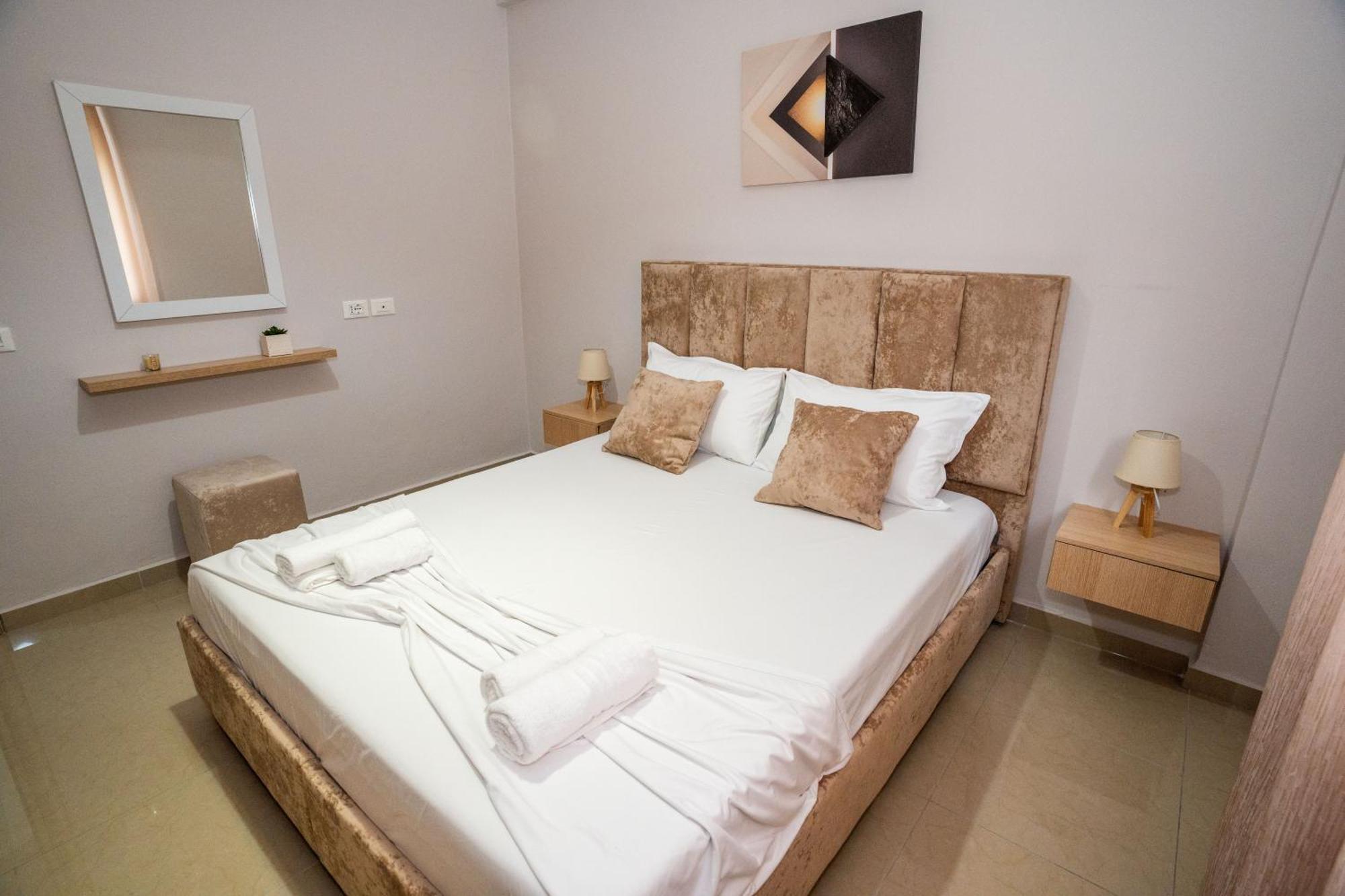 A&V Apartments Sarandë エクステリア 写真