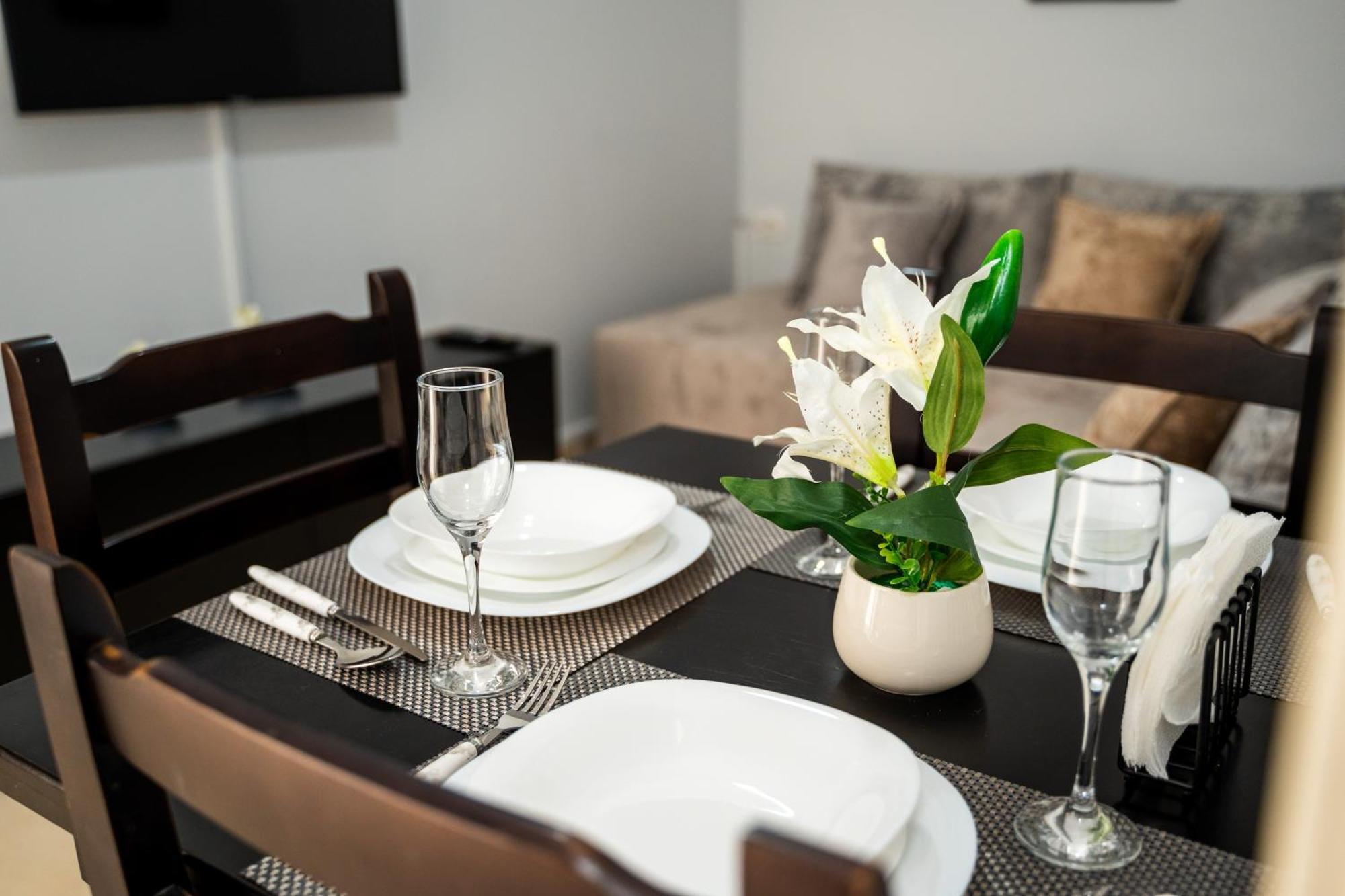 A&V Apartments Sarandë エクステリア 写真