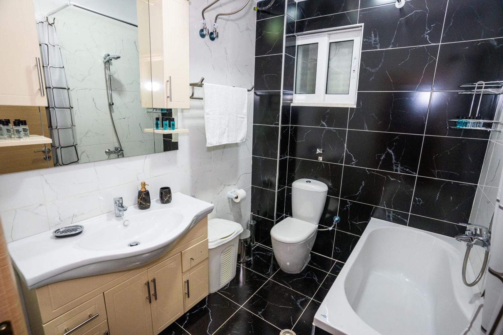 A&V Apartments Sarandë エクステリア 写真