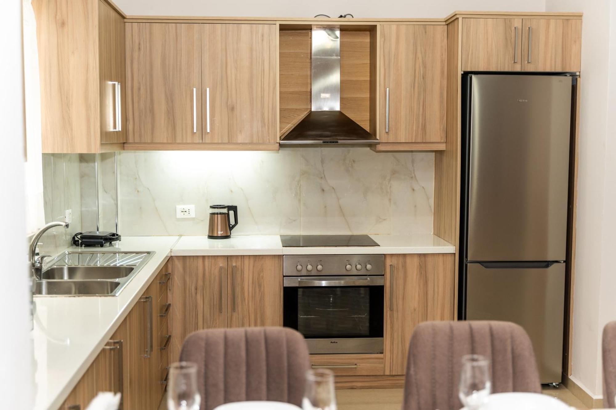 A&V Apartments Sarandë エクステリア 写真