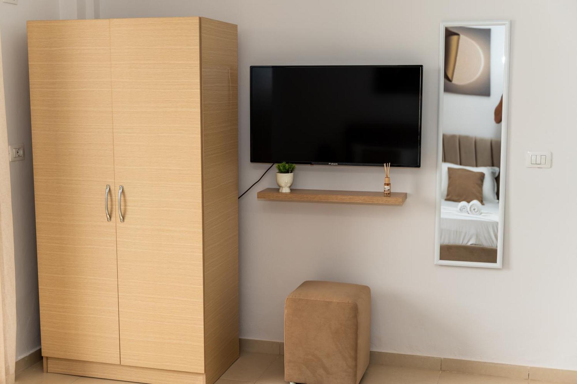 A&V Apartments Sarandë エクステリア 写真
