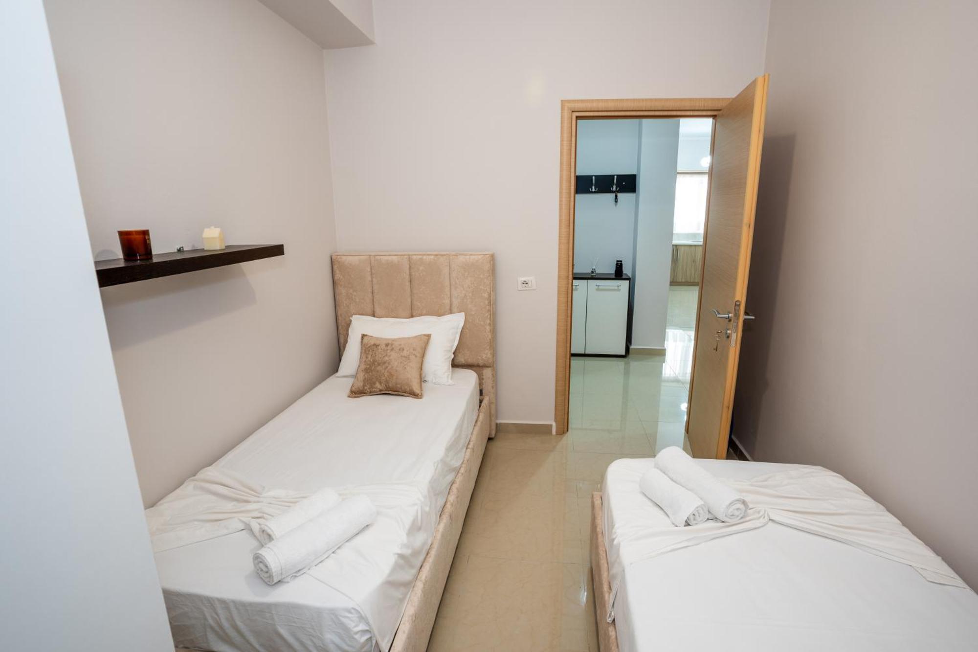 A&V Apartments Sarandë エクステリア 写真