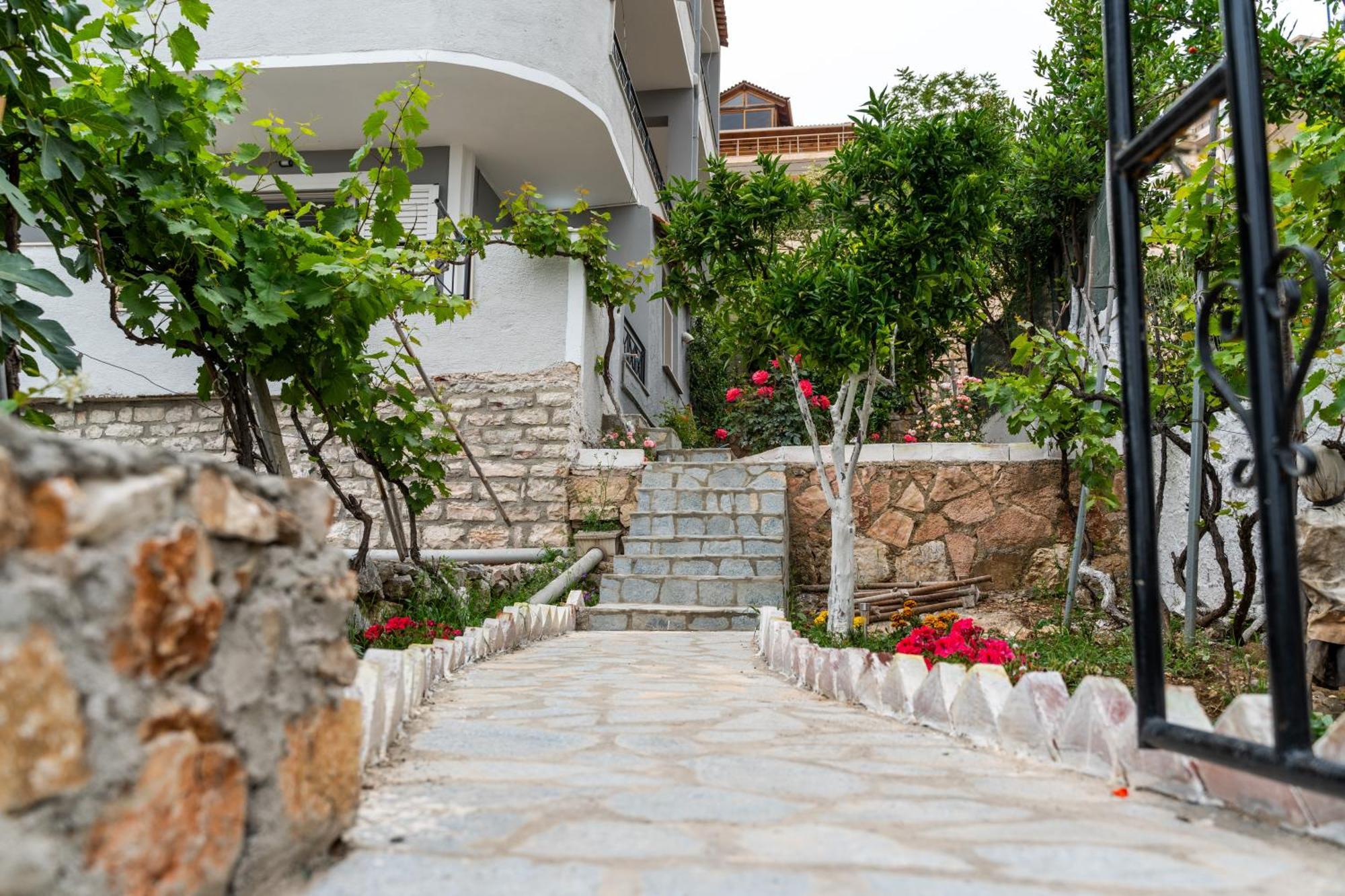 A&V Apartments Sarandë エクステリア 写真