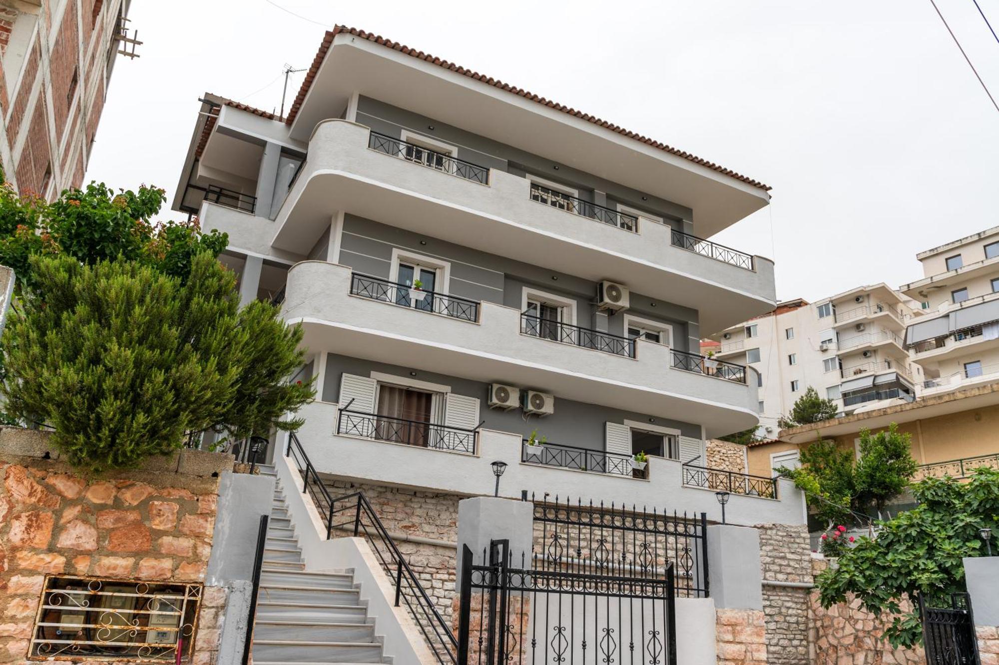 A&V Apartments Sarandë エクステリア 写真